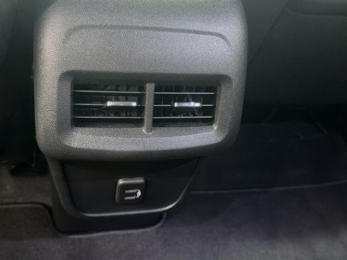 Used 2023 Chevrolet Equinox LT FWD image 26