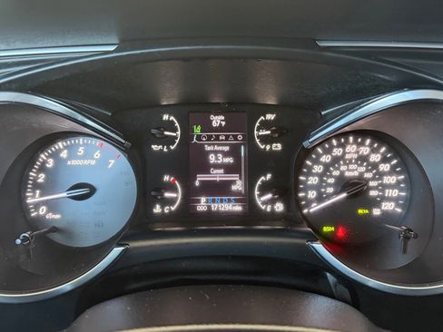 Used 2018 Toyota Sequoia Limited w/ Safety & Convenience Package AWD/4WD image 11