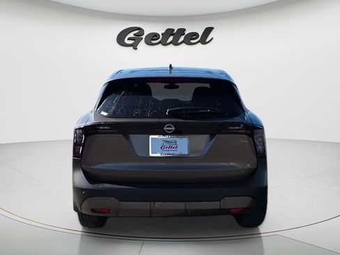 Used 2025 Nissan Kicks SV AWD/4WD image 12