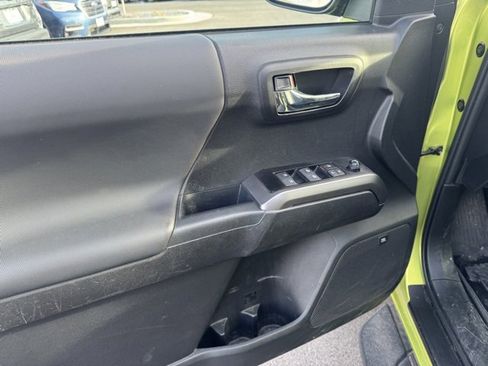 Used 2023 Toyota Tacoma TRD Off-Road w/ TRD Premium Off Road Package image 20