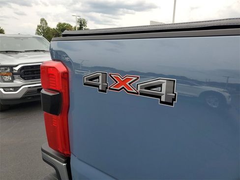 Used 2023 Ford F350 Lariat image 6