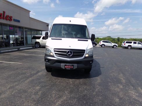 Used 2014 Mercedes-Benz Sprinter 2500 image 6