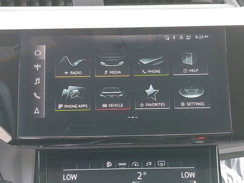 Certified 2023 Audi e-tron Premium Plus w/ Premium Plus Package AWD/4WD image 23