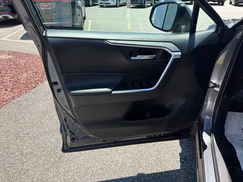 Used 2023 Toyota RAV4 XLE AWD/4WD image 11