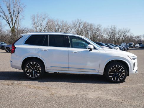 New 2025 Volvo XC90 T8 Plus w/ Protection Package Premier image 2