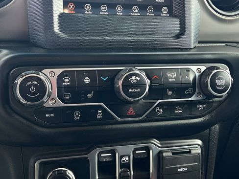 Certified 2022 Jeep Wrangler Unlimited Sport image 26