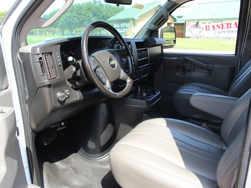Used 2021 Chevrolet Express 2500 Extended w/ Driver Convenience Package RWD image 21