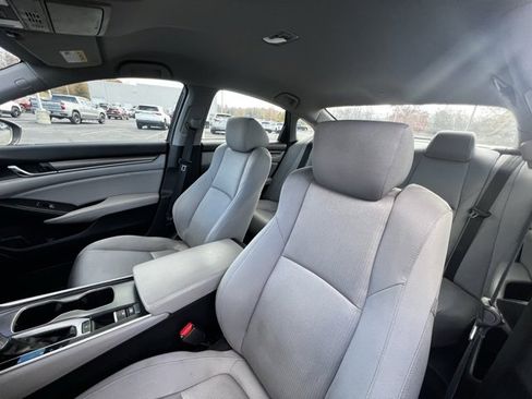 Used 2018 Honda Accord LX image 23