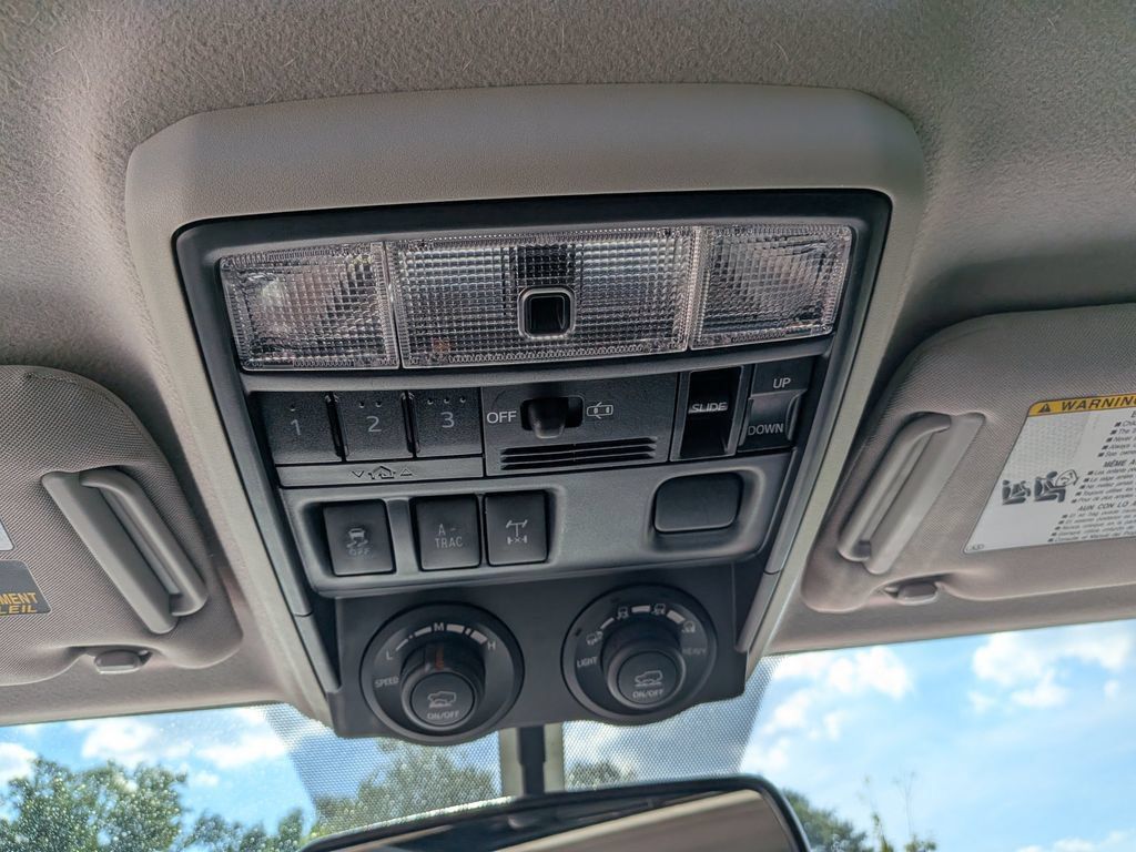 Used 2019 Toyota 4Runner TRD Off-Road Premium AWD/4WD image 21