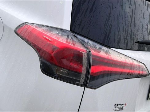 Used 2017 Toyota RAV4 XLE FWD image 27