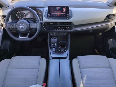 Used 2023 Nissan Rogue SV image 16