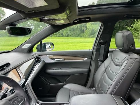 Used 2023 Cadillac XT6 Sport w/ Platinum Package AWD/4WD image 17