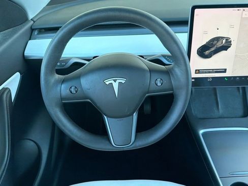 Used 2021 Tesla Model Y Long Range AWD/4WD image 14