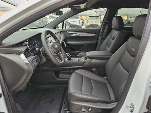 New 2026 Cadillac XT5 Luxury w/ LPO, Floor Liner Package image 10