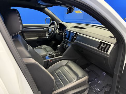 Used 2023 Volkswagen Atlas Cross Sport SEL Premium R-Line AWD/4WD image 24