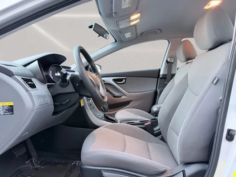 Used 2016 Hyundai Elantra SE FWD image 9