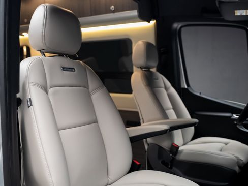 Used 2021 Mercedes-Benz Sprinter 3500 image 57