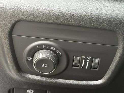 New 2025 Jeep Grand Cherokee Limited w/ Black Appearance Package AWD/4WD image 27