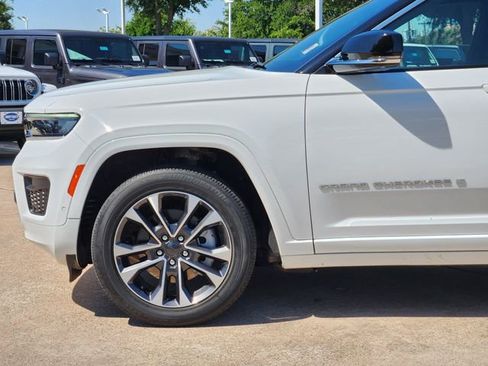 Certified 2024 Jeep Grand Cherokee L Overland w/ Advanced Protech Group III AWD/4WD image 9