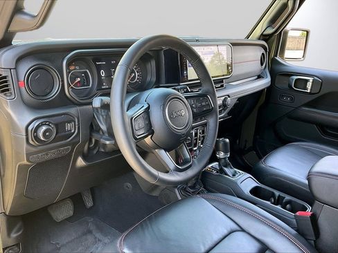 Used 2025 Jeep Wrangler Unlimited Rubicon w/ Safety Group AWD/4WD image 19