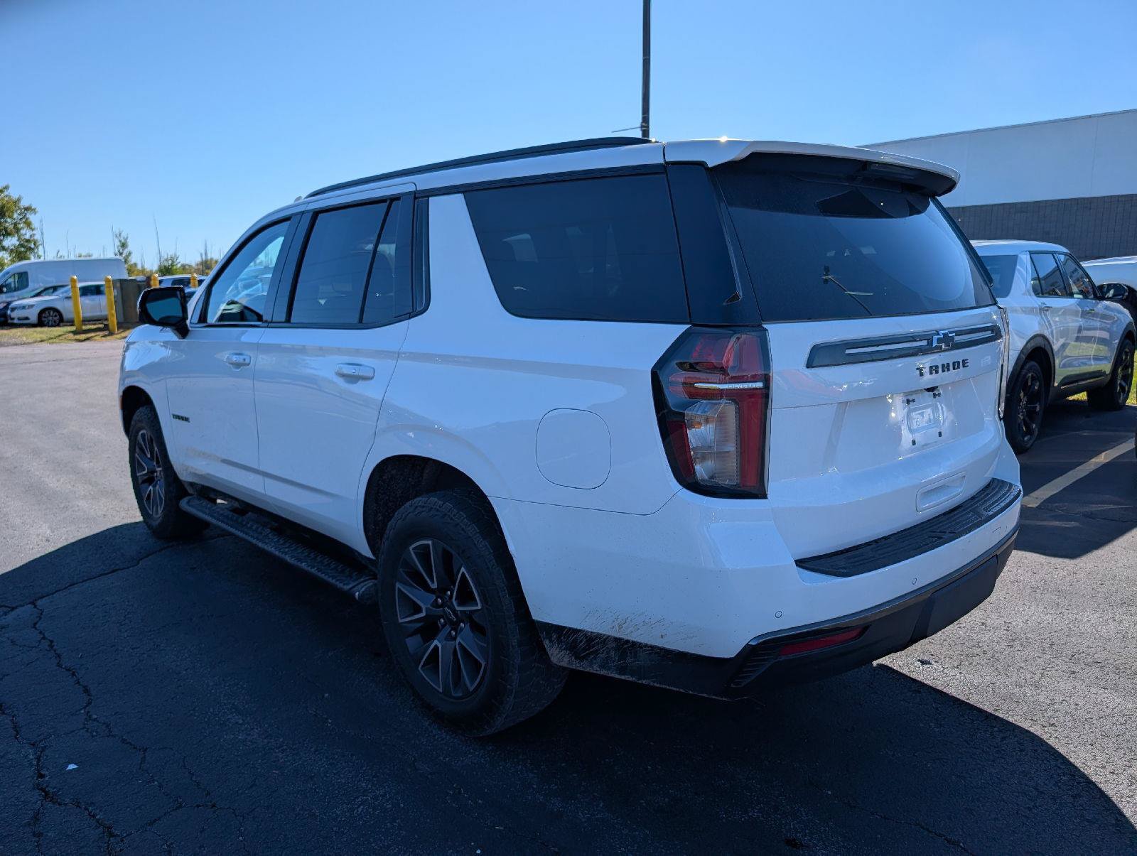 Used 2022 Chevrolet Tahoe Z71 w/ Luxury Package AWD/4WD image 6