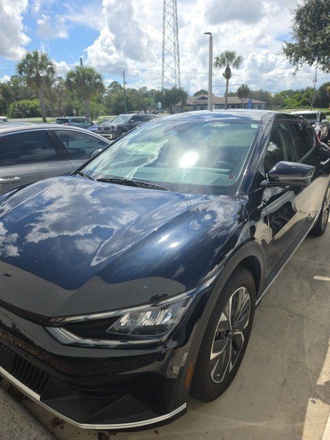Used 2024 Kia EV6 Light RWD image 1
