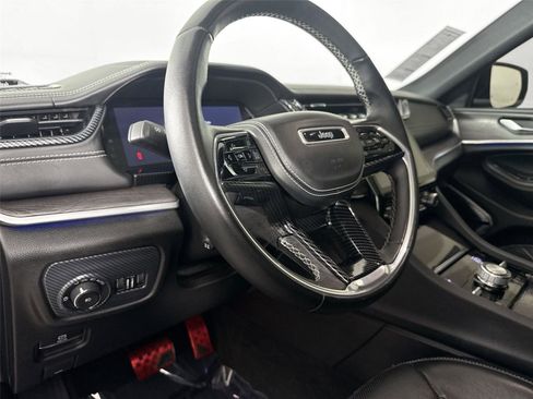 Used 2022 Jeep Grand Cherokee L Overland w/ MOPAR Finishing Package image 4