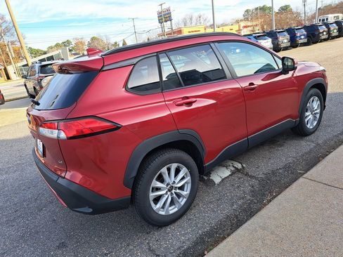 Used 2022 Toyota Corolla Cross LE image 6