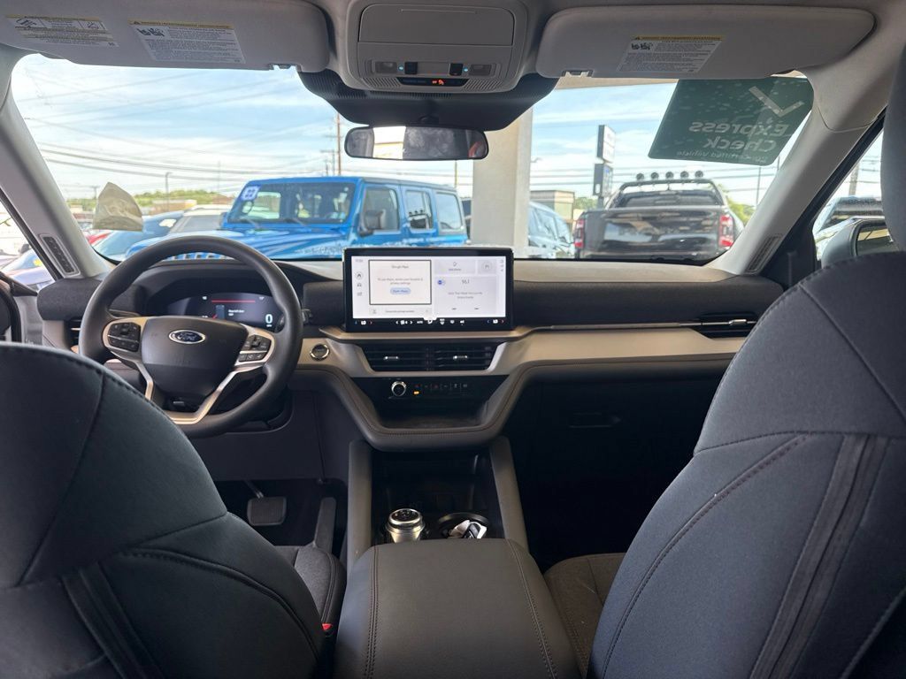 Used 2026 Ford Explorer Active AWD/4WD image 14