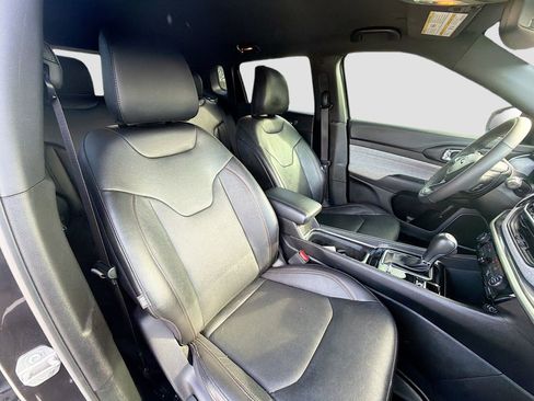 Used 2023 Jeep Compass Latitude image 15