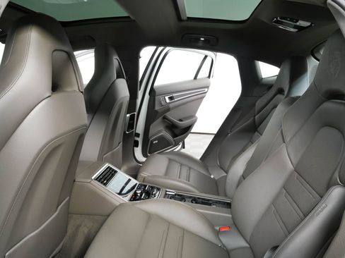 Certified 2023 Porsche Panamera AWD/4WD image 22