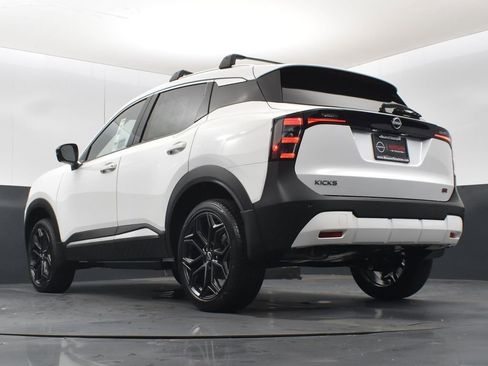 New 2026 Nissan Kicks SR w/ Illumination Package FWD image 41