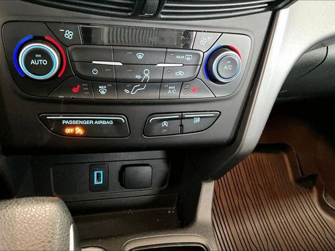 Used 2018 Ford Escape SE w/ SE SYNC Package image 15