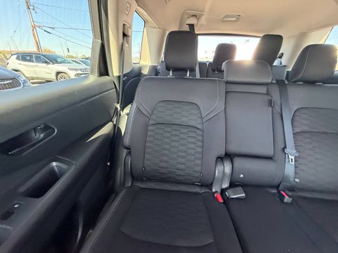 Used 2025 Nissan Pathfinder SV AWD/4WD image 42