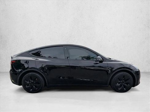 Used 2023 Tesla Model Y Long Range image 5