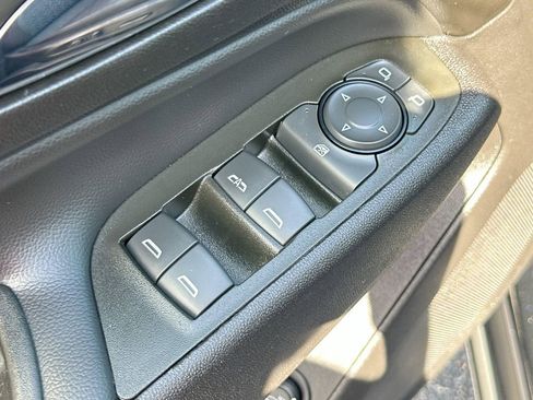 Certified 2024 Chevrolet Equinox LT image 18