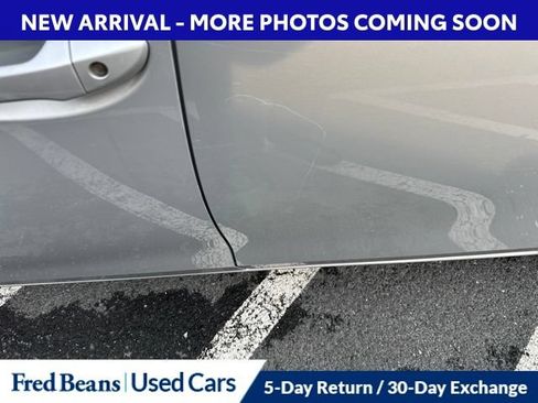 Used 2019 Toyota Corolla LE w/ Carpet Mat Package (TMS) FWD image 5