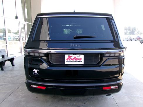 New 2026 Jeep Grand Wagoneer 4WD image 25