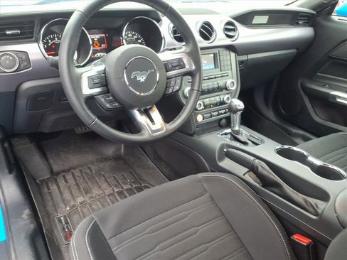 Used 2017 Ford Mustang Coupe image 5