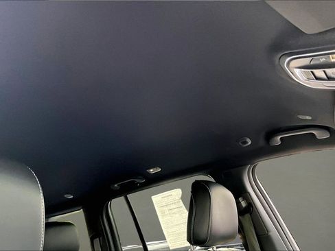 Used 2024 Jeep Grand Cherokee Limited w/ Black Appearance Package image 27