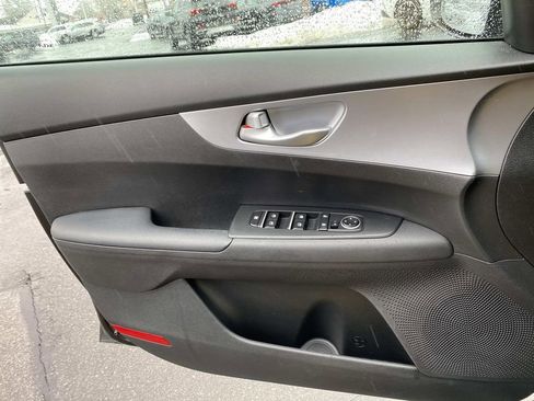 Used 2022 Kia Forte LXS image 19