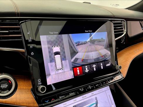 Used 2023 Jeep Grand Wagoneer Series III image 23