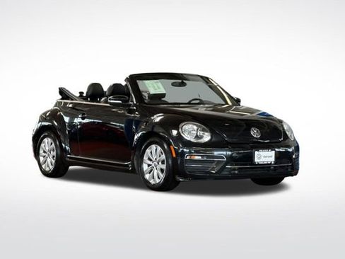 Used 2018 Volkswagen Beetle 2.0T S FWD image 2