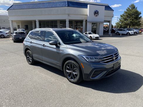 Used 2023 Volkswagen Tiguan SE FWD image 37