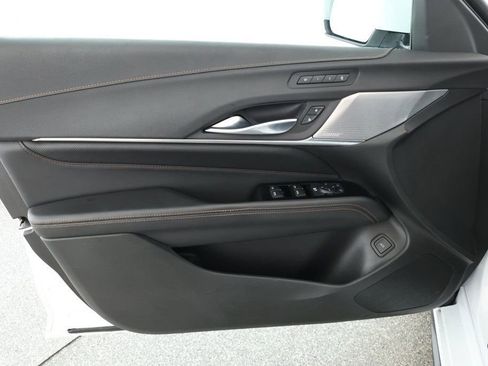 Used 2021 Cadillac CT4 V w/ Technology Package image 9