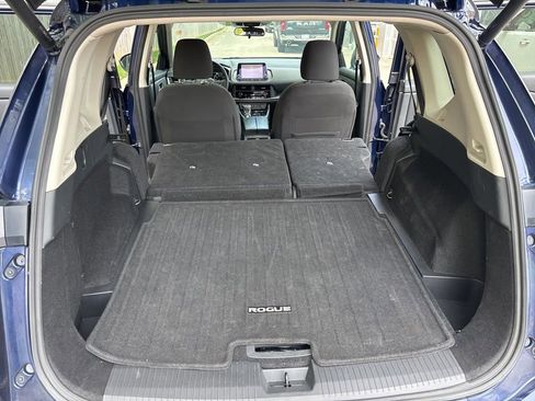 Used 2025 Nissan Rogue SV FWD image 40