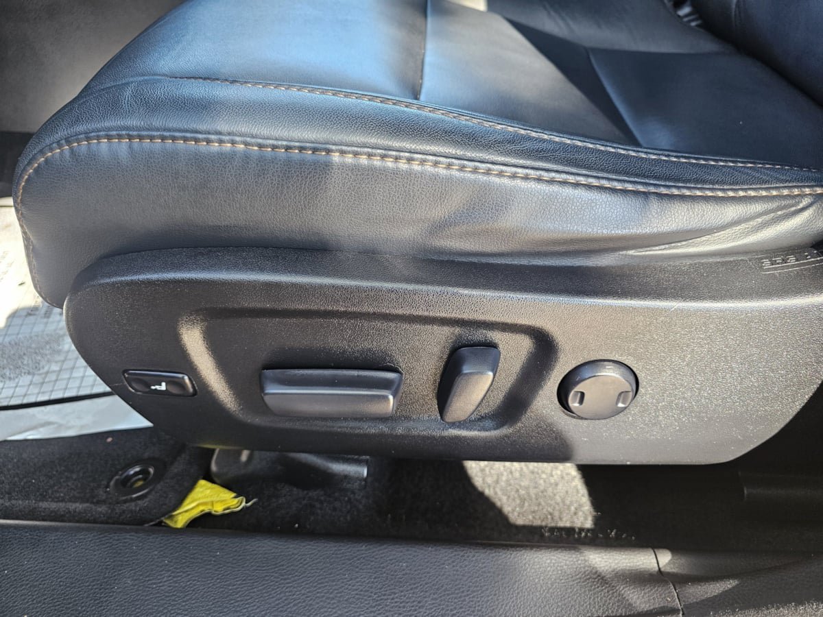 Used 2016 Toyota Highlander XLE AWD/4WD image 12