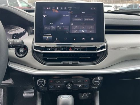 Used 2024 Jeep Compass Limited image 21