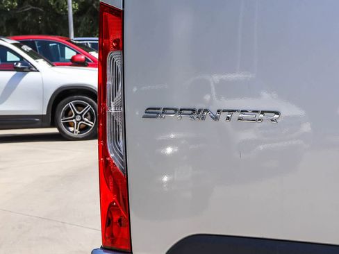 Used 2024 Mercedes-Benz Sprinter 2500 image 11
