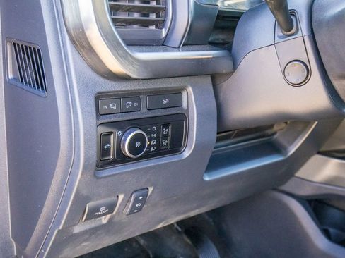 Used 2023 Ford F250 Lariat w/ Chrome Package image 28